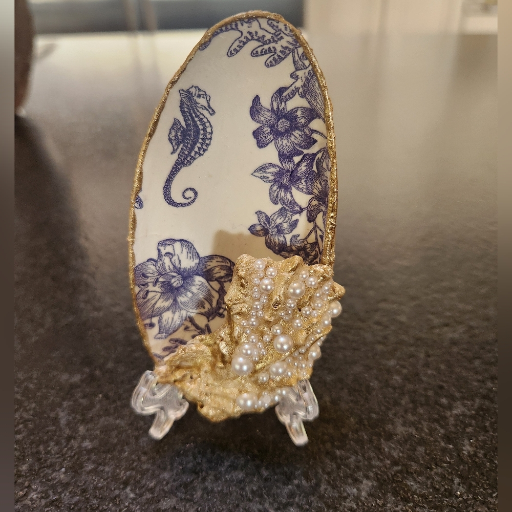 ONE OF A KIND EMBELLISHED DECOUPAGE SEASHELL